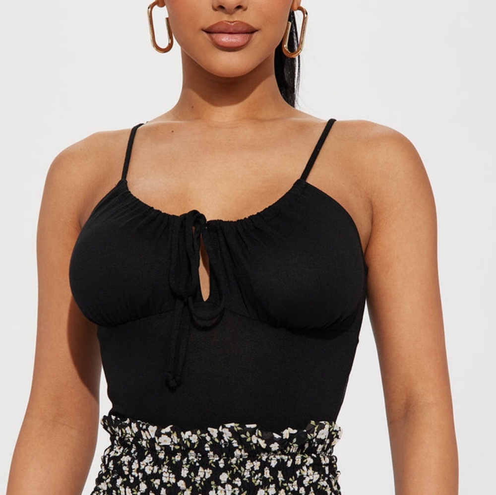 Fashion Nova raelynn ruched cami to black size S/M
